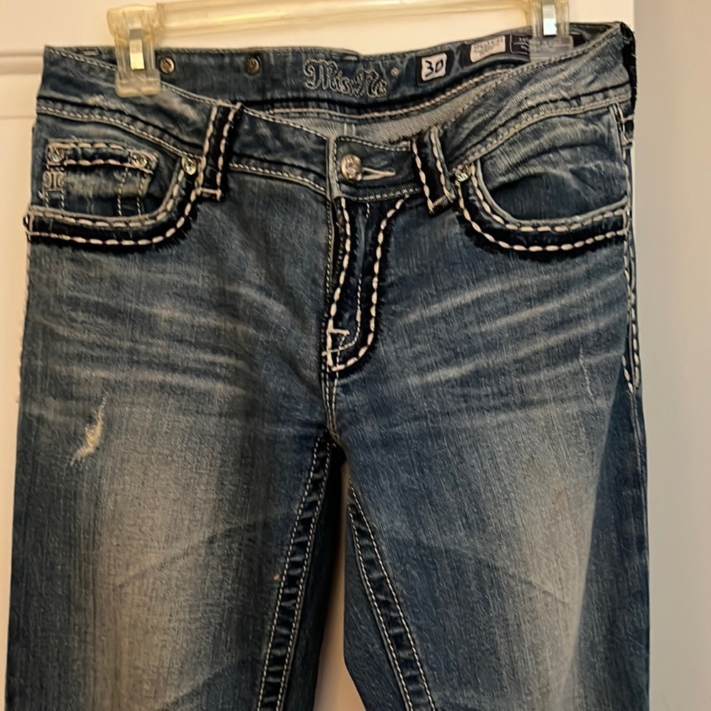 Outstanding Miss Me boot jeans size30. Rise 8” inseam 30”.